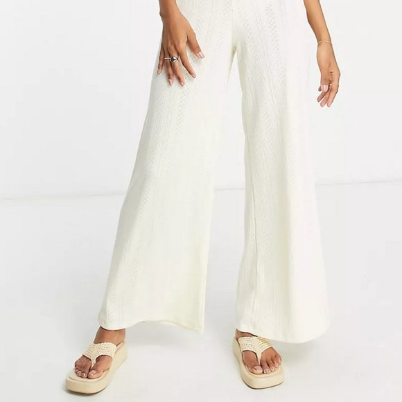 ASOS 70's zip front collared jumpsuit in pointelle Size Small US 4 Flare Beige - Picture 4 of 4